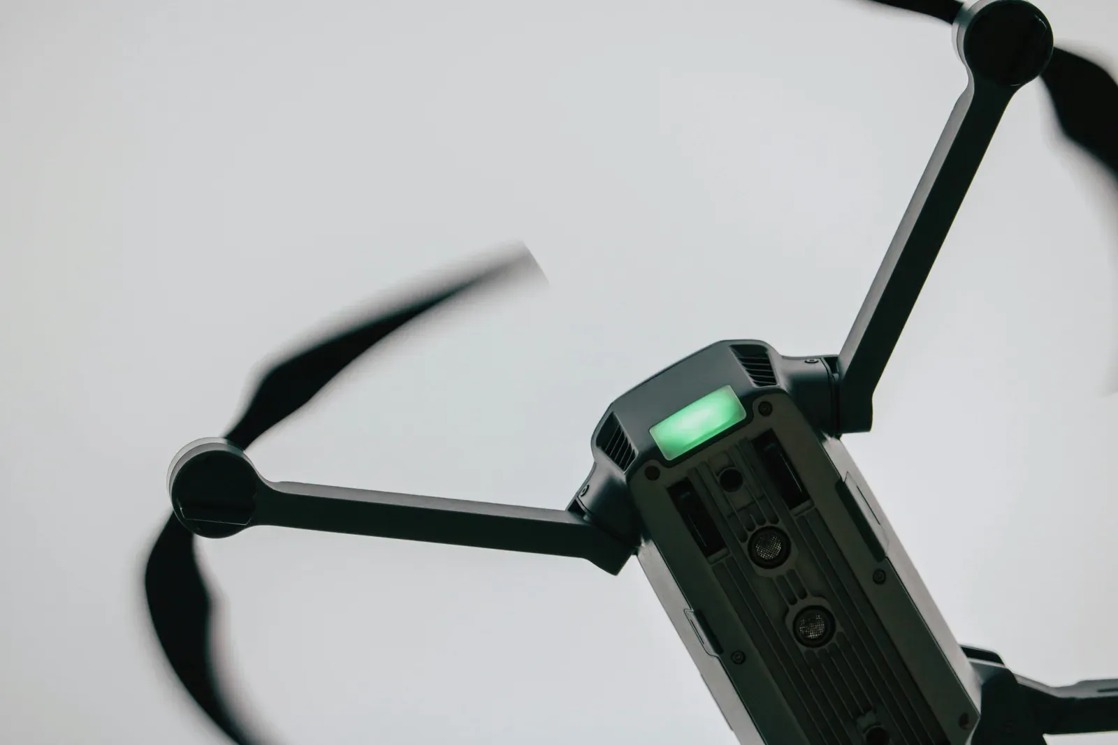 Drone industrial de grande porte próximo do limite de 24,9 kg