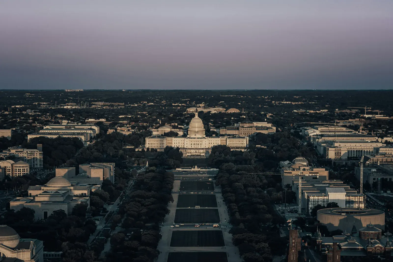 Prédio do Capitólio dos Estados Unidos representando regulação sobre drones